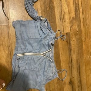 Super cute of shoulder crop top